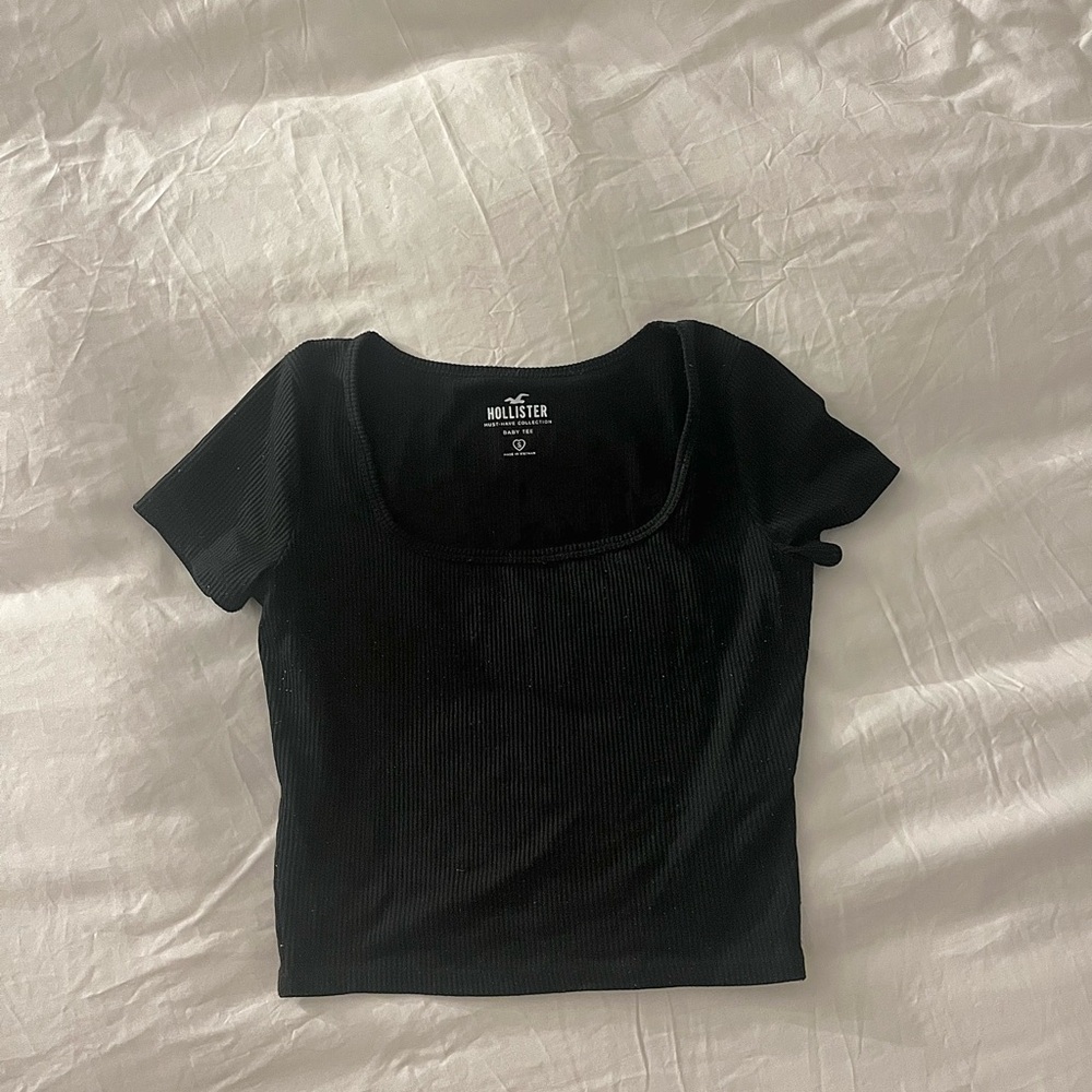 Hollister Women's Classic Black Tee